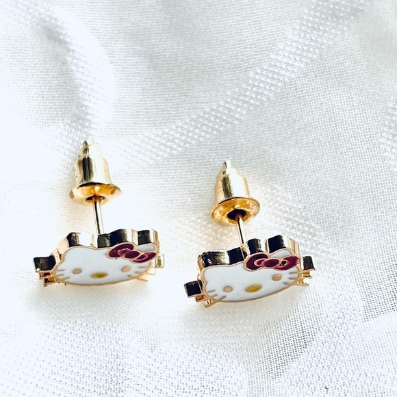 NWT Hello Kitty by Sanrio Earrings  Cute Hello Kitty Earrings Party Accessory - Picture 8 of 9